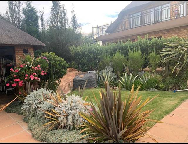 5 BEDROOM HOUSE FOR SALE IN ORANJEVILLE